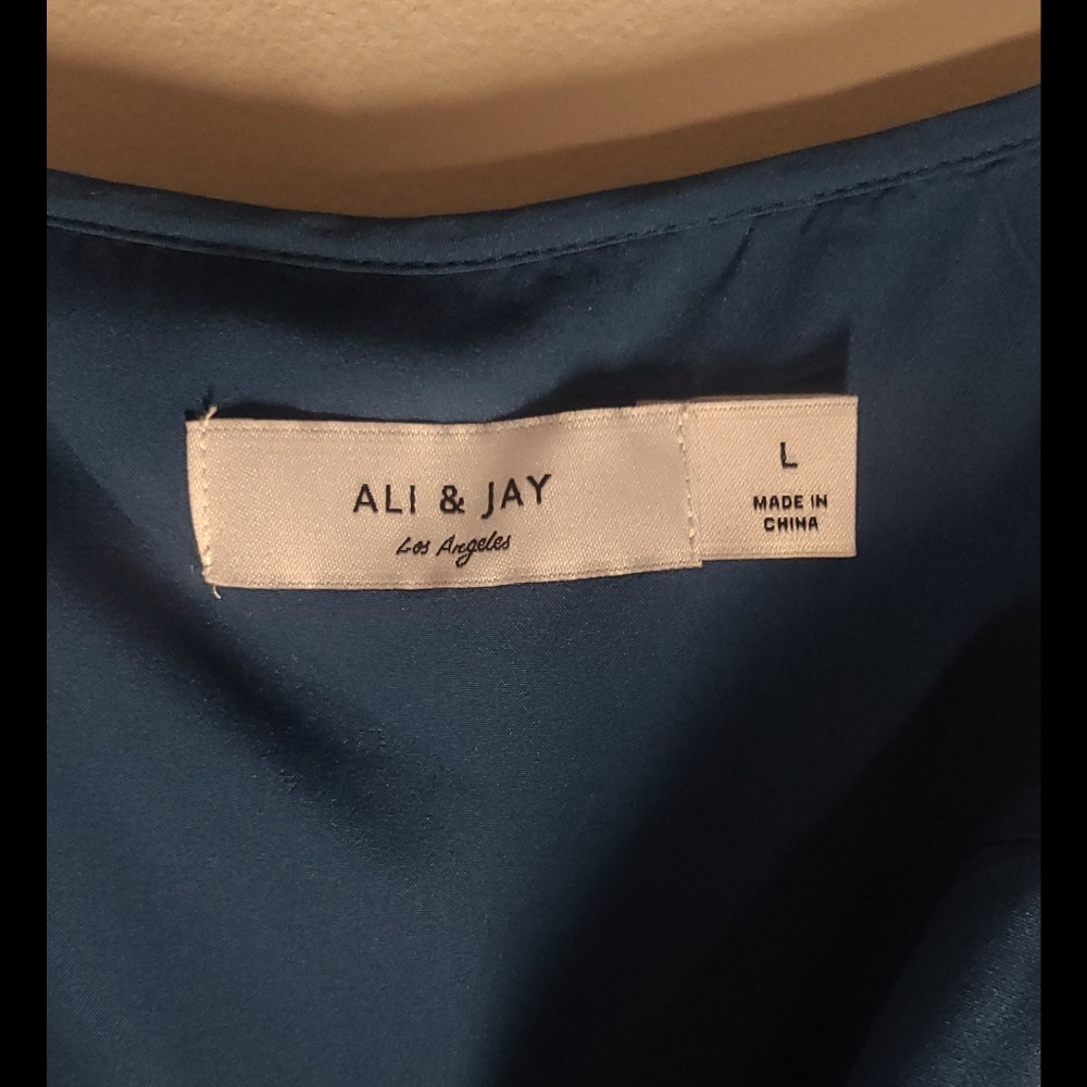 🆕️ Ali & Jay Blue & White Floral Cropped Jumpsuit - Picture 12 of 16